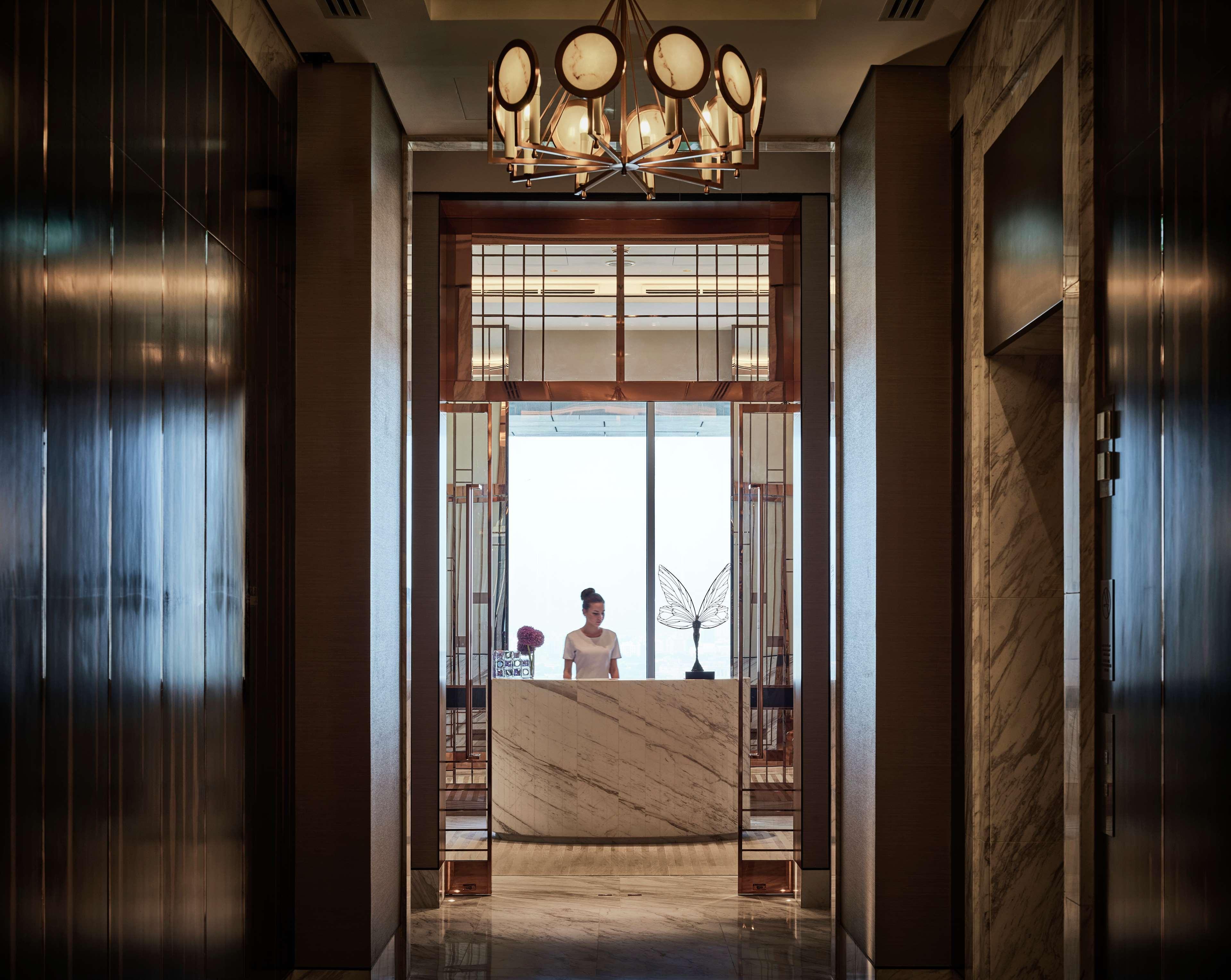 迪拜国际金融中心华尔道夫酒店 外观 照片 The Concierge